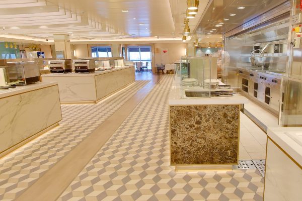Queen Mary 2 Gallery Image
